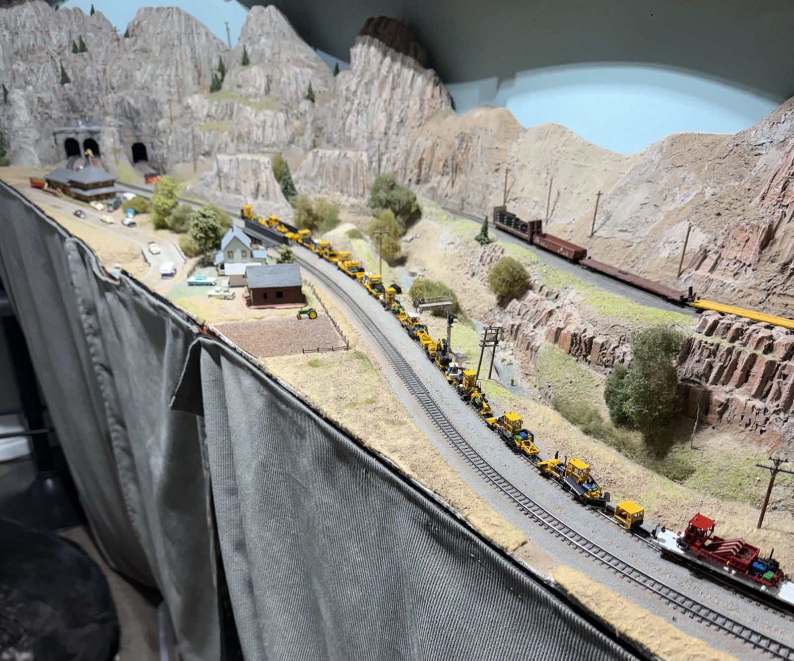 Wide view of the layout with its bridge and mountains